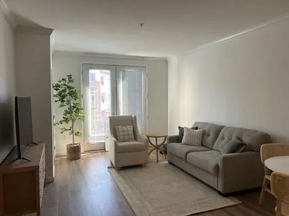 1000 Providence Pl APT 384, Providence, RI 02903