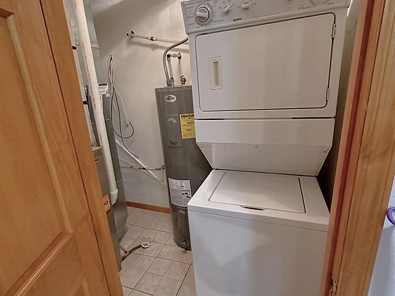 3rd image of 1271 Pinewood Trl APT 4