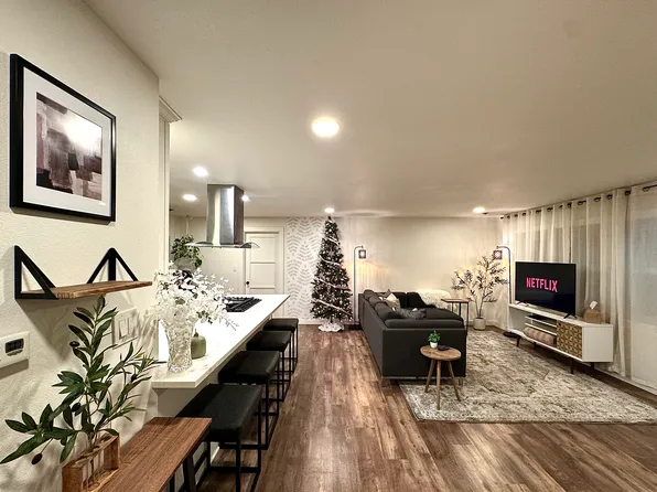 11519 32nd Ave NE, Seattle, WA 98125