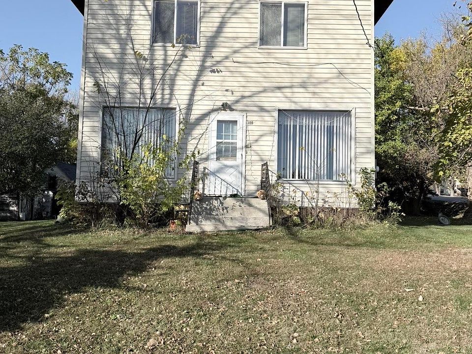 1st image of 100 W 8th St