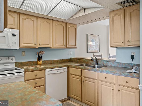 2nd image of 206 Brandywine Dr House 206S