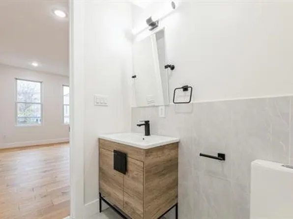 259 Liberty Avenue image 7 of 29