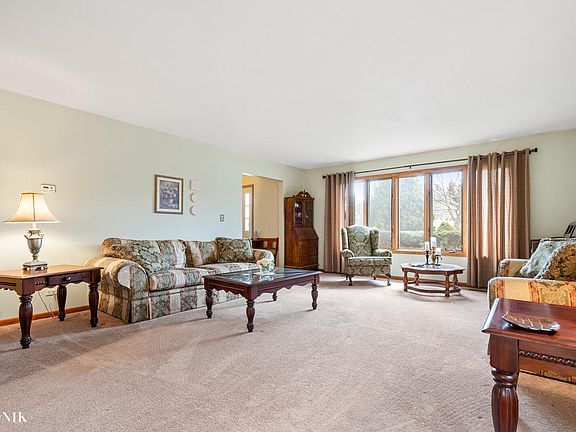 4th image of 753 Plentywood Ln