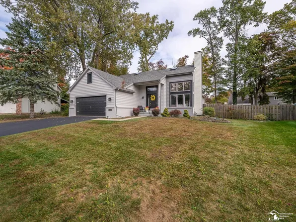 6796 Hartland Rd, Temperance, MI 48182