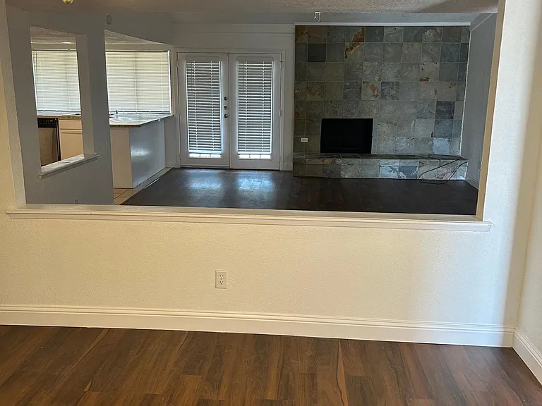7404 Buttonwood Dr — Photo 2