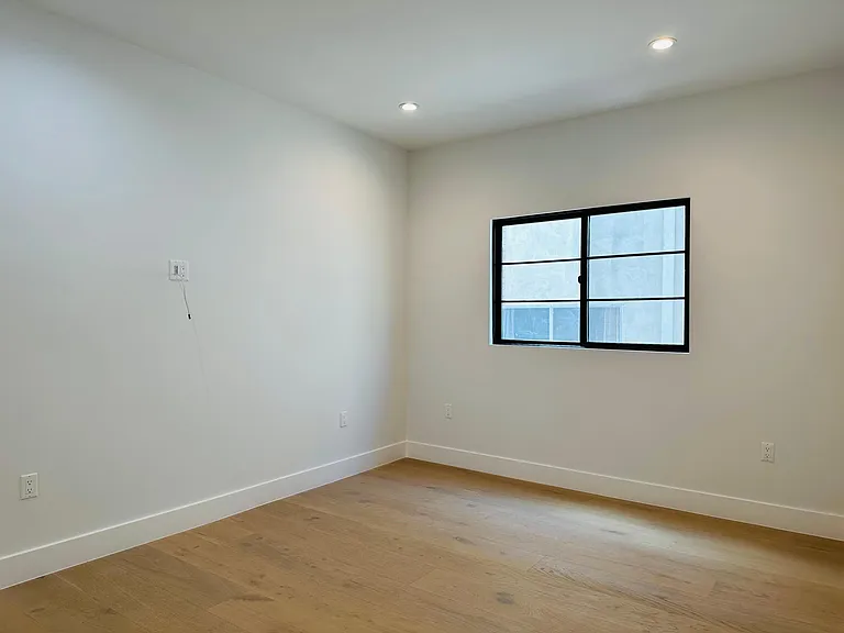 1105 S Sherbourne Dr #4 — Photo 10