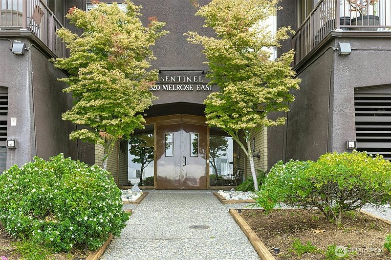 5th image of 320 Melrose Avenue E #704
