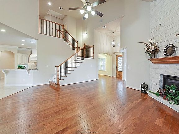 5th image of 4311 Toddington Ln