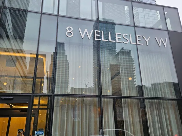 8 Wellesley St E #2706, Toronto, ON M4Y 3B2