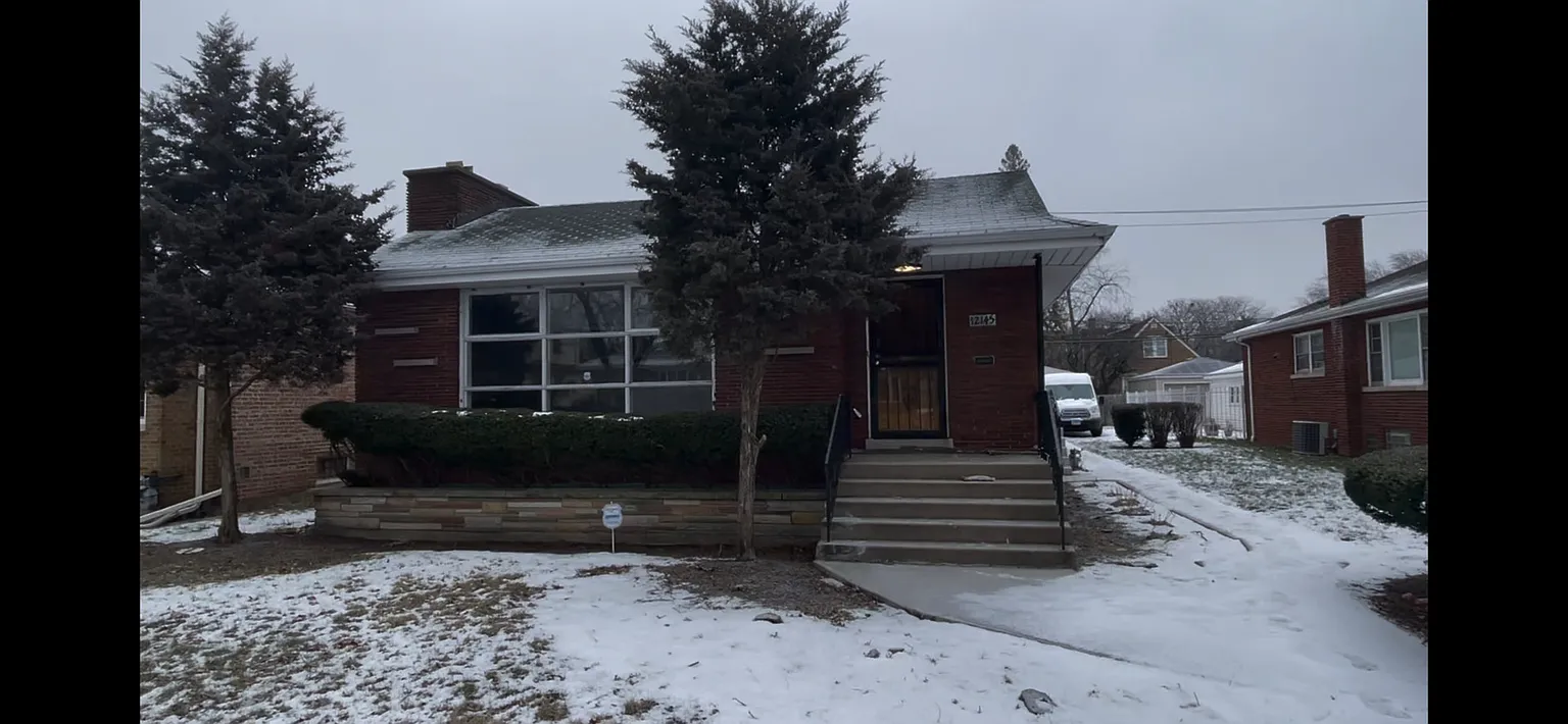 12145 S Wentworth Ave photo 1
