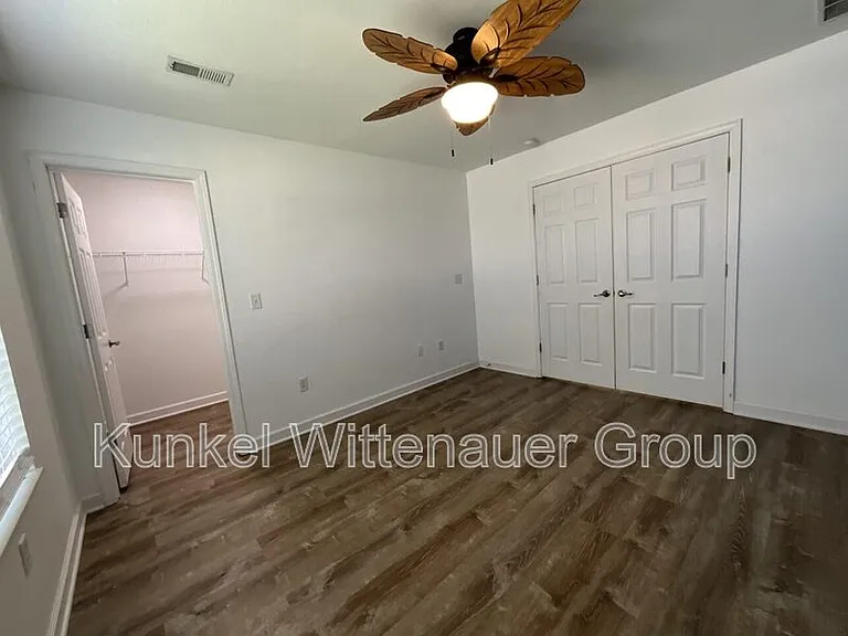 2621 Greystone Estates Pkwy — Photo 27