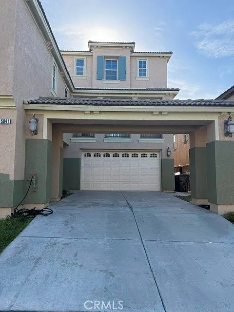 4 bed, 4.5 bath, 3860 sqft, $5,400 — Photo 2