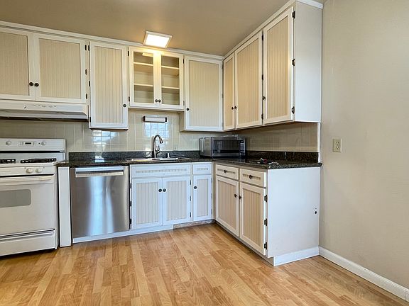 4th image of 418 Nevada St #418