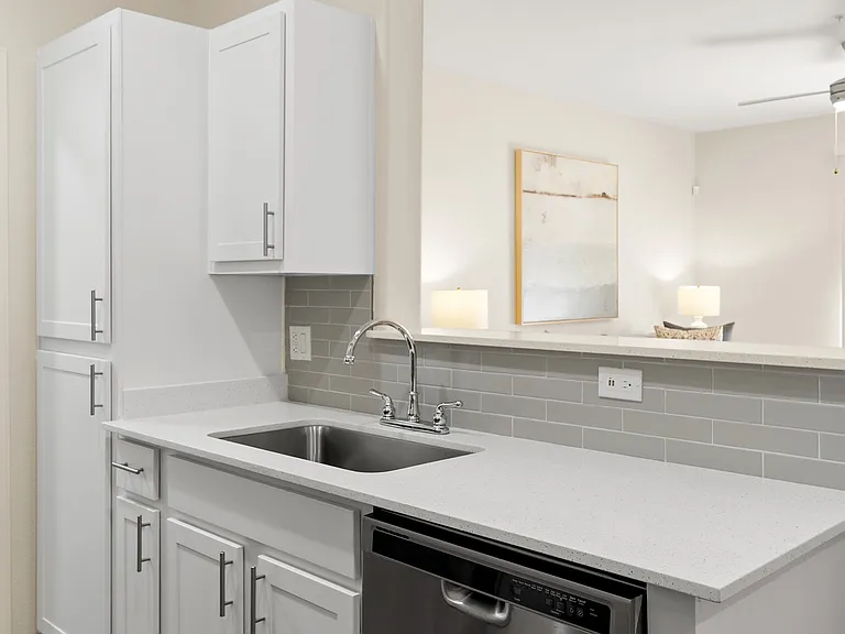 Arrowhead Landing Apartments — Photo 25