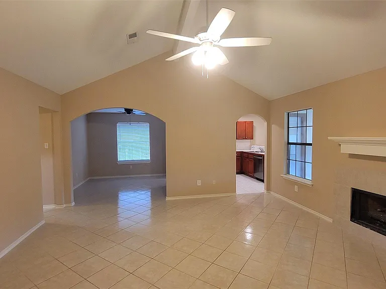 3335 Lakeland Gardens Dr — Photo 7