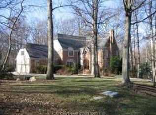 10808 Riverwood Dr, Potomac, MD 20854