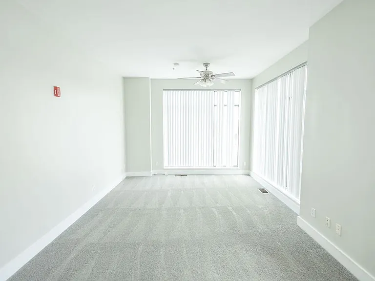 252 N Walnut St — Photo 35