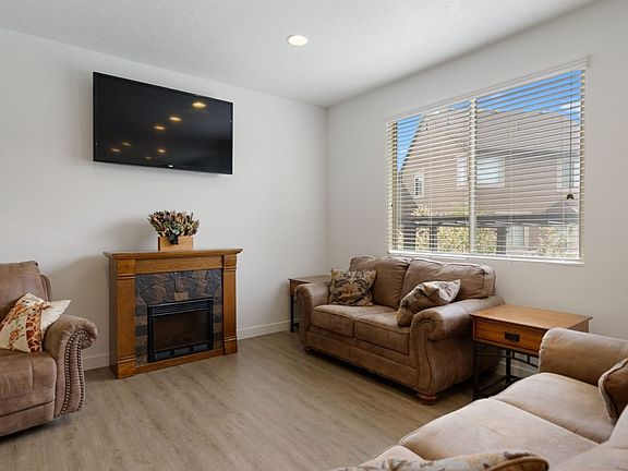 3rd image of 6851 N Decker Dr