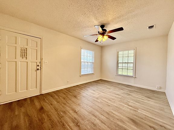 2nd image of 4709 Penrose Ave