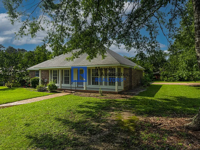 114 Fox Meadow Dr — Photo 3