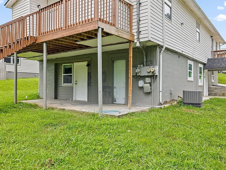 200 S Aster Ave #C — Photo 28
