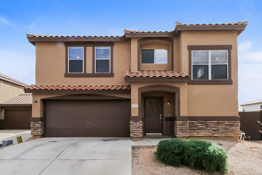 3 bed, 2.5 bath, 2274 sqft, $2,145 — Photo 1