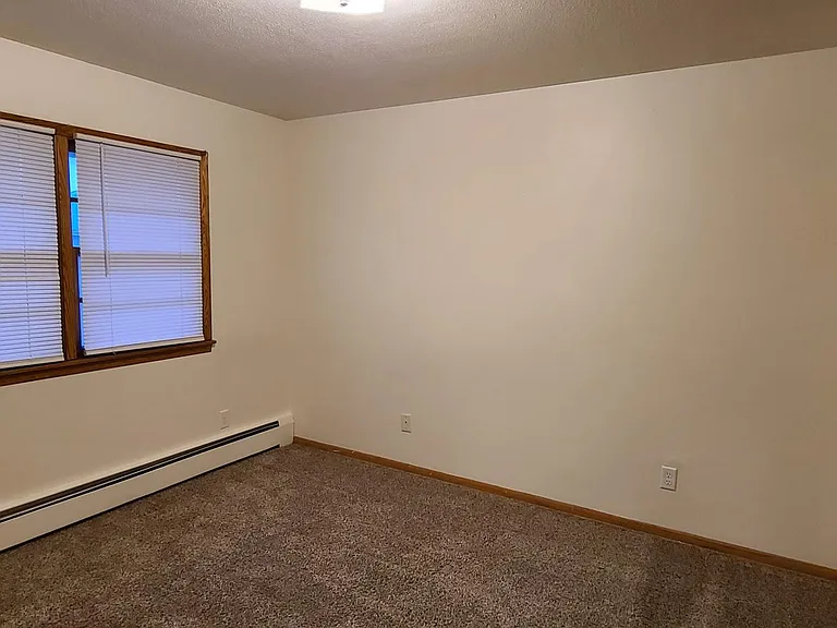 4707 University Ave NE — Photo 45