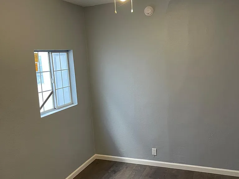 212 S Berendo St #216-1/2 — Photo 10