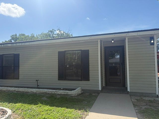 1st image of 4249 Starlite Ln