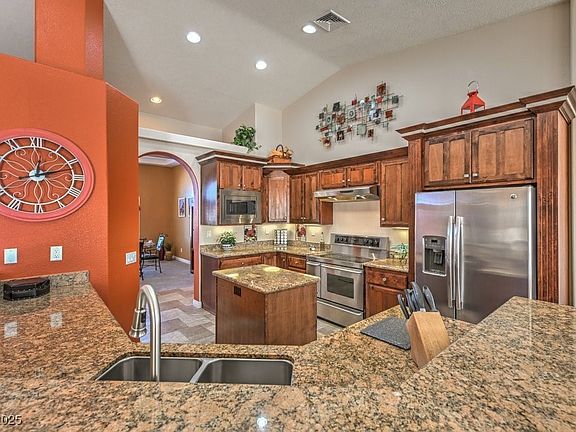 5th image of 741 Antelope Ave