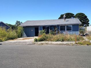 840 12th Ct SW, Bandon, OR 97411