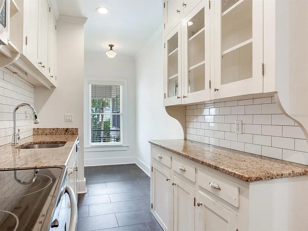 1 bed, 1.0 bath, 1100 sqft, $2,950 — Photo 4