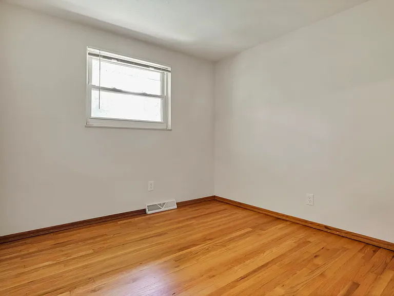 288 N Franklin St — Photo 9