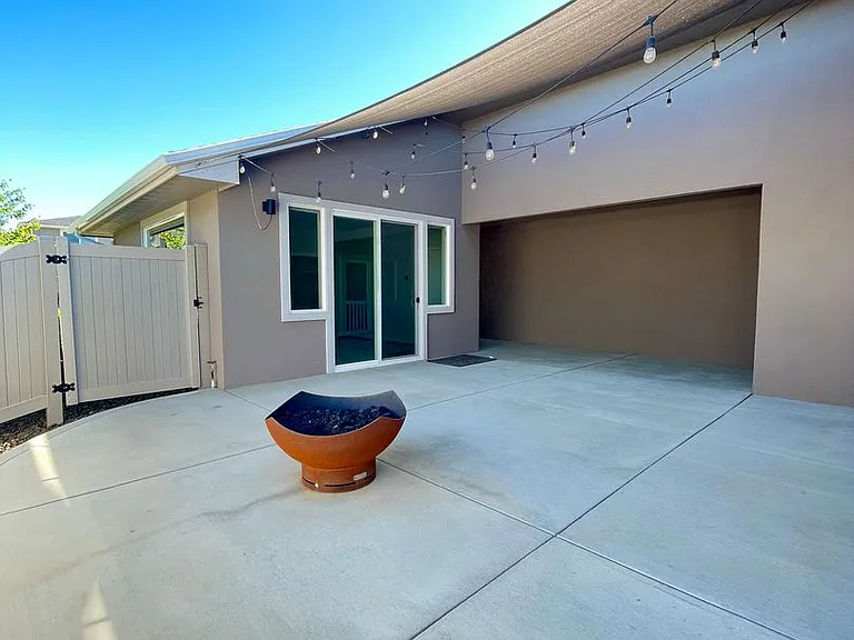 304 E Stanford Ave — Photo 6