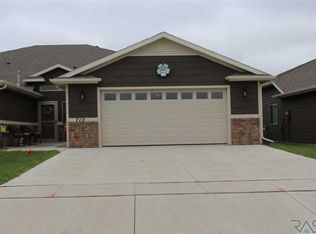 710 E El Dorado Dr, Sioux Falls, SD 57108