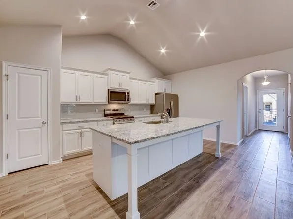2421 W Imperial Ct, Broken Arrow, OK 74011