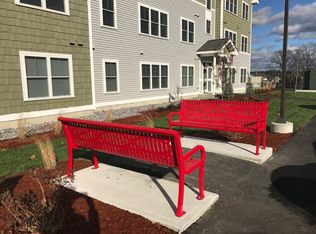 10 E Ridge Dr #52-204, Milford, NH 03055
