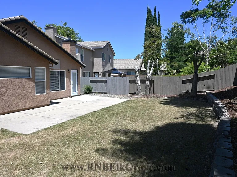 9142 Eastpointe Ct — Photo 24
