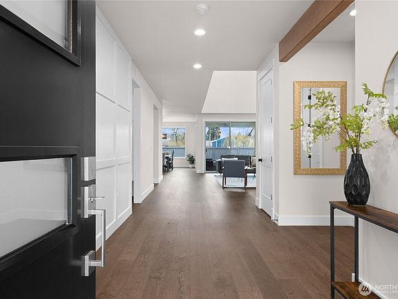 5th image of 1632 Lockridge Loop E