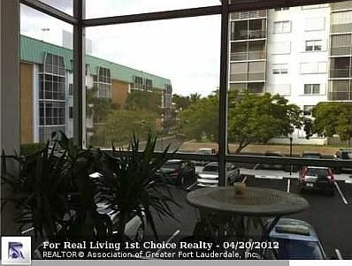 3rd image of 3020 NE 16th Ave APT 206