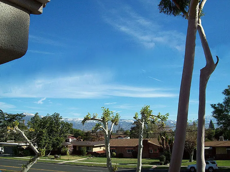 Alcantara Home Apts — Photo 20
