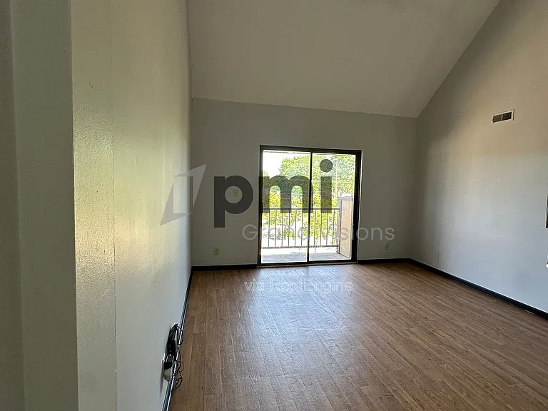 Vawter Street Apartments — Photo 32