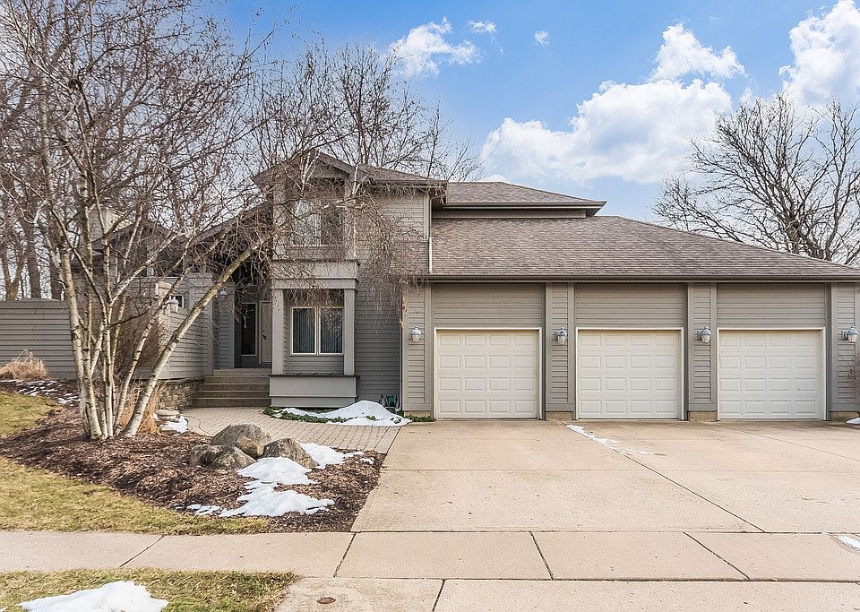 1st image of 215 Salford Dr