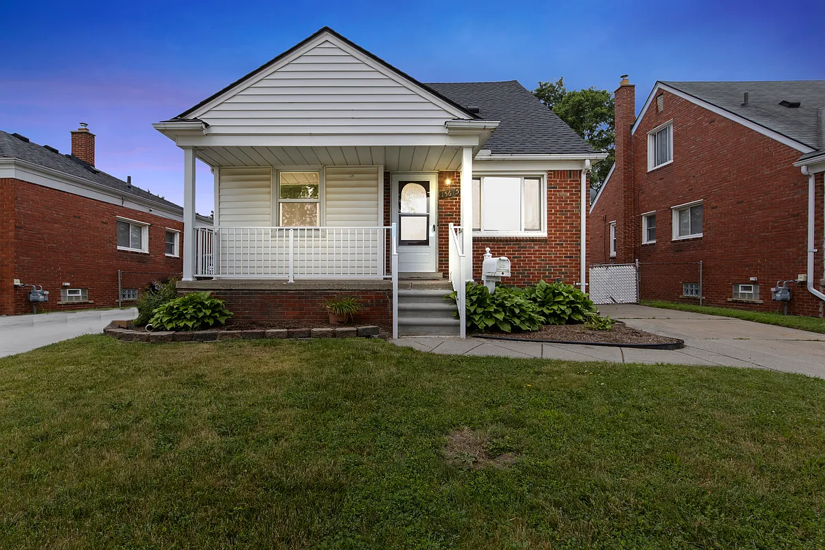 Building Photo - 15675 Hanfor Ave