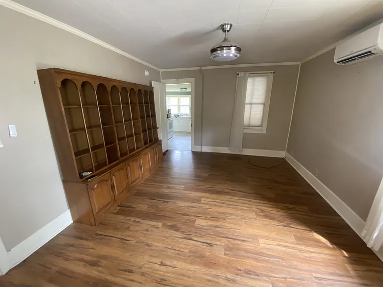 235 E Lamb St — Photo 3