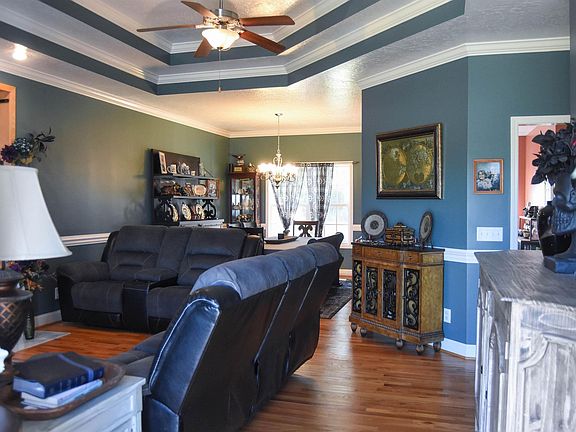 4th image of 250 Waterford Way