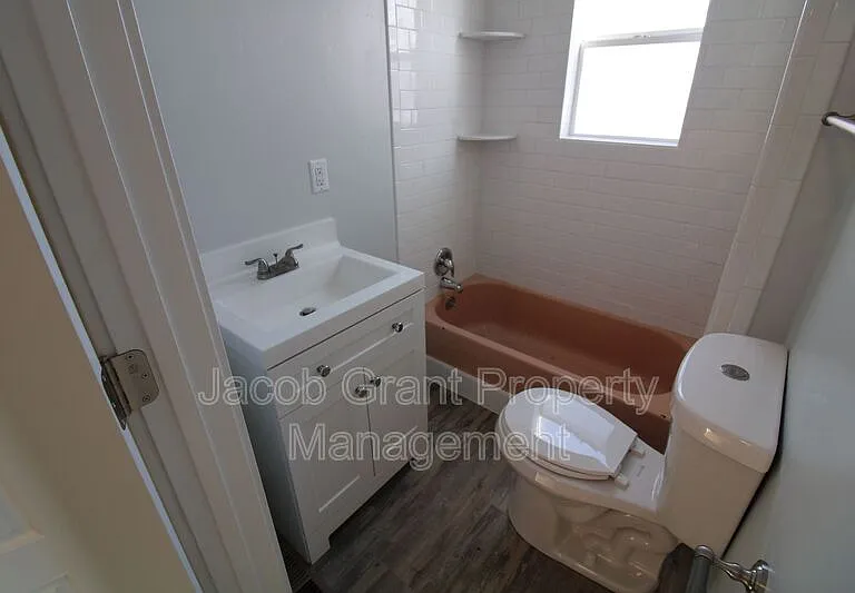 1310 Lake Ave — Photo 10