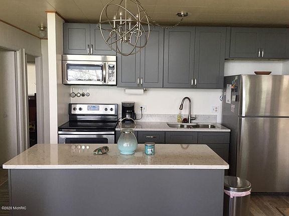 2nd image of 2879 N Lakeshore Dr