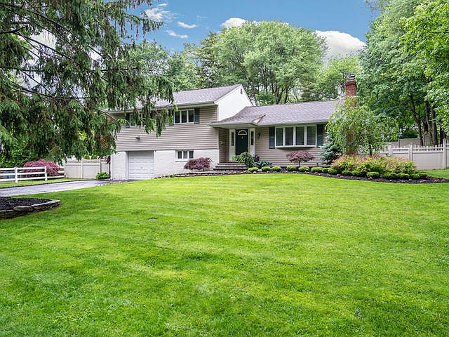 1st image of 29 Oregon Dr