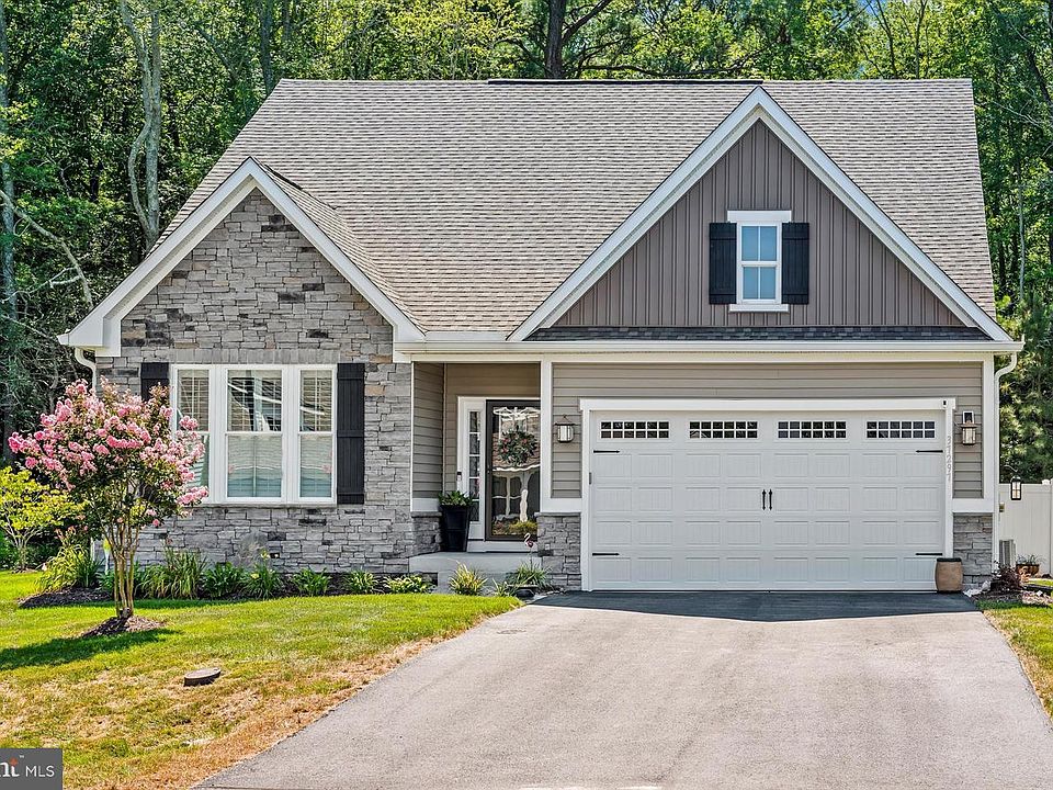 1st image of 37297 Woods Run Cir #8